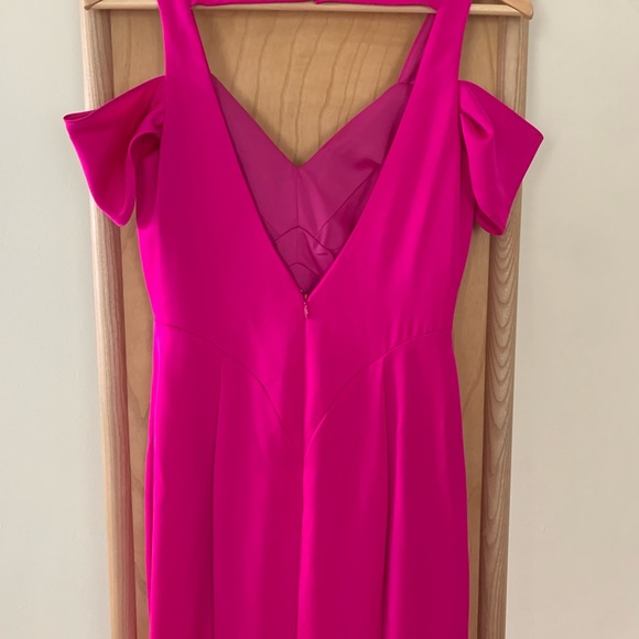 Brand new, never worn fuschia gown, size 0 - Picture 10 of 11